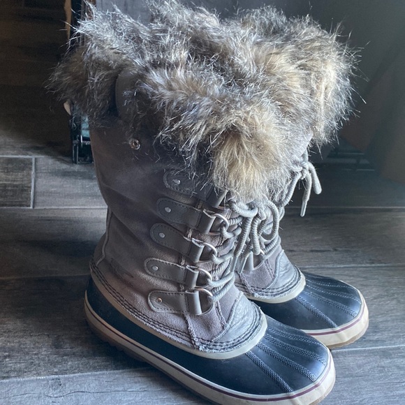 Sorel Joan of Arc Boots - Picture 1 of 6